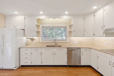 107 Locust St, Danvers, MA 01923 - photo 7