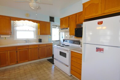 216 Green Grove - 13