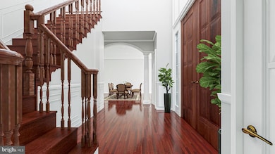 10618 Beach Mill Rd, Great Falls, VA 22066 - photo 5