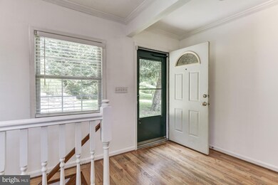 8304 Macarthur Blvd, Cabin John, MD 20818 - photo 3