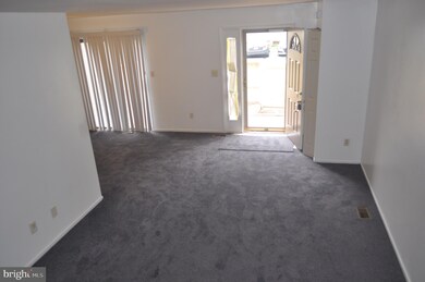 9302 Jarrett Ct, Montgomery Village, MD 20886 - photo 7