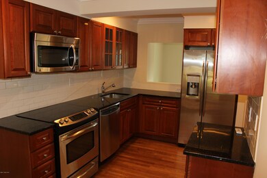 249 Weaver St unit 2F, Greenwich, CT 06831 - photo 3