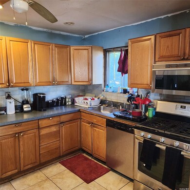 104 Frederick Ave, Babylon, NY 11702 - photo 4