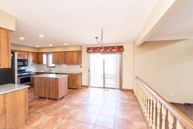 21400 Queen Anns Way, Cleveland, OH 44126 - photo 5