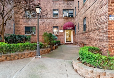 102-25 67th Rd unit 3C, Forest Hills, NY 11375 - photo 3
