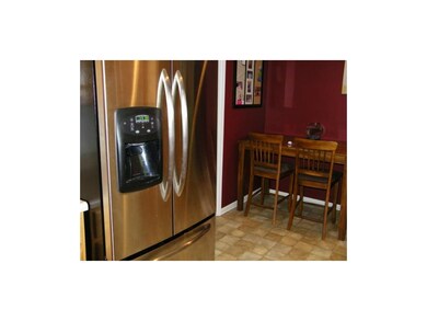 Eat-in Kitchen