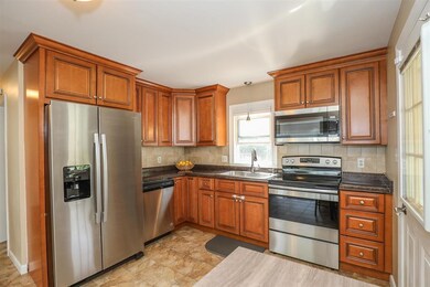 63 Bow St, Manchester, NH 03103 - photo 7