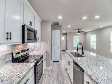 514 W Collins St, Denison, TX 75020 - photo 5