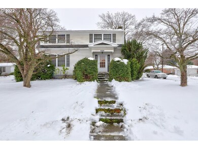 820 W 9th St, the Dalles, OR 97058 - photo 2