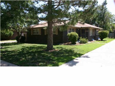 Twin home, 1/2 block from grade school and bus lin
