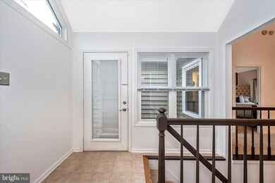 8111 Arrowhead Ct, Frederick, MD 21702 - photo 6