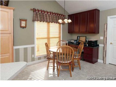 7410 Apple Mill Dr, Louisville, KY 40228 - photo 7