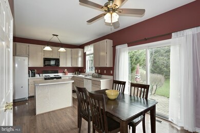 443 Hawkridge Ln, Sykesville, MD 21784 - photo 4