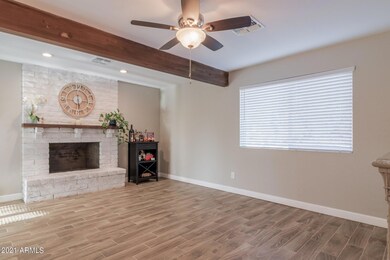 2508 W Straford Dr (10).jpg-SMALL