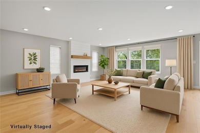 701 Glenn Cir, Raymore, MO 64083 - photo 5