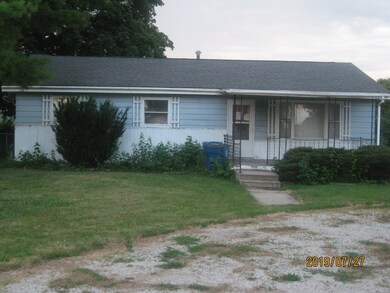 611 N 4th Ave, Chenoa, IL 61726 - photo 3