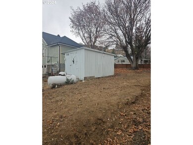 615 Deschutes Ave, Maupin, OR 97037 - photo 6