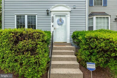 13833 Fount Beattie Ct, Centreville, VA 20121 - photo 2