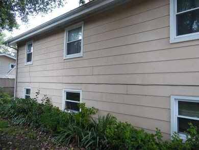 111 Siesta Rd, Carpentersville, IL 60110 - photo 3