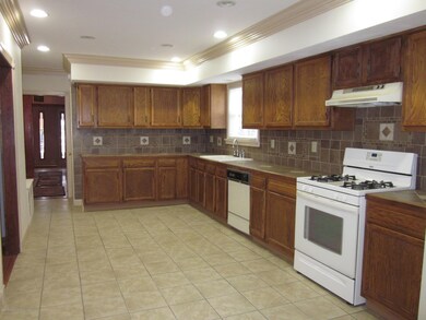 1339 Rundle St, Scranton, PA 18504 - photo 3