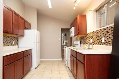 4733 Lexington Ave, Saint Louis, MO 63115 - photo 2