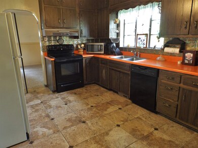 906 E 3rd St, Auburn, IN 46706 - photo 4