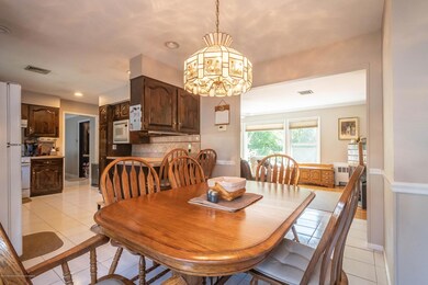 009_Breakfast Nook