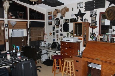 519 E River St unit 118, Orange, MA 01364 - photo 7