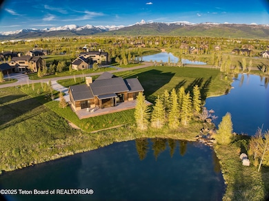 DJI_20250521195934_0360_D_HDR
