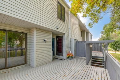 2203 Sky Line Dr, Waterloo, IA 50701 - photo 2