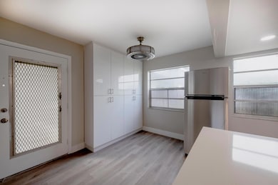 917 Flanders T, Delray Beach, FL 33484 - photo 4