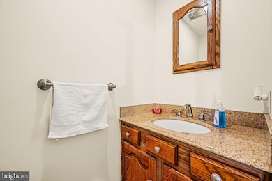 2002 Evergreen Dr, Perkasie, PA 18944 - photo 5