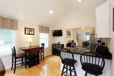 Eat-In Kitchen