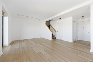 Ocean Club at Long Beach unit 7C, Long Beach, NY 11561 - photo 2