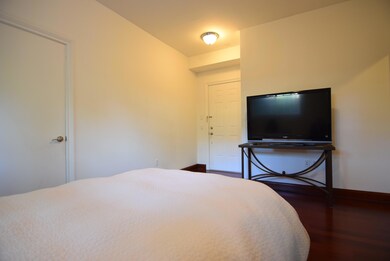 (6) Bedroom