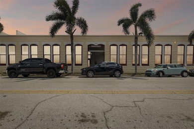 Box Factory Lofts unit 22, Tampa, FL 33605 - photo 2