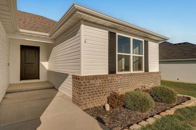 307 W Granada St, Republic, MO 65738 - photo 4