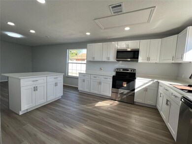 1731 Avenue C NE, Winter Haven, FL 33881 - photo 6