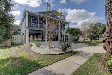 SCREENED IN FRONT PATIO WITH COMPOSITE DECKING!