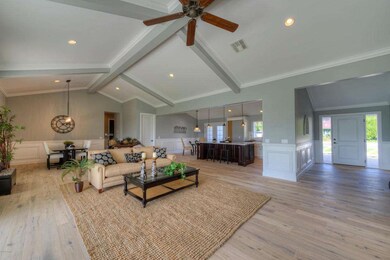 004_Open Floor Plan