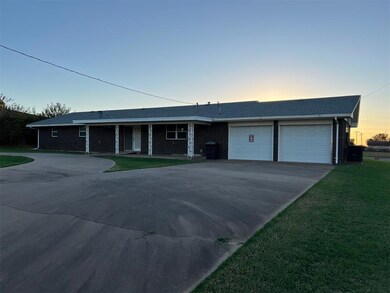 409 S Bruce St, Carnegie, OK 73015 - photo 5