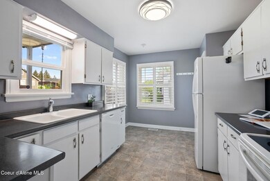 Inside-Spokane-Walnut-7