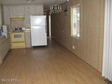 KITCHEN  BREAKFAST AREA