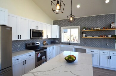 857 NW Bridge St, John Day, OR 97845 - photo 3