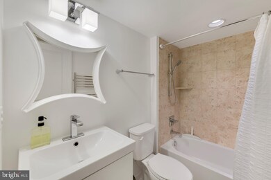 7204 Holywell Ln, Falls Church, VA 22043 - photo 7