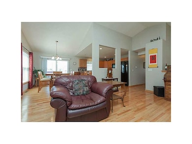 1408 Wolf Dr NW, Cedar Rapids, IA 52405 - photo 5