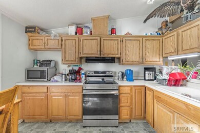 1720 Falcon Cir S, Pocatello, ID 83204 - photo 6