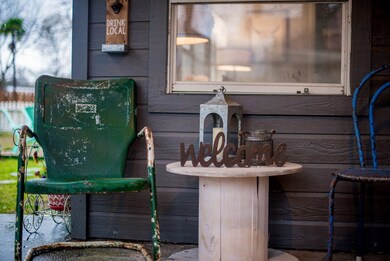 610 N Milam St, Fredericksburg, TX 78624 - photo 3