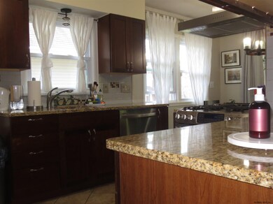 1154 Keyes Ave, Schenectady, NY 12309 - photo 7