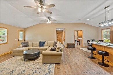 3227 E 2121 Rd, Hugo, OK 74743 - photo 3